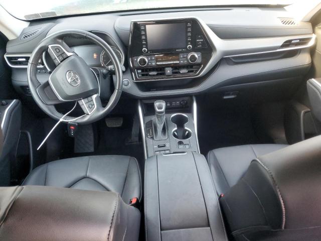 5TDGZRBH4NS183662 - 2022 TOYOTA HIGHLANDER XLE BLUE photo 8