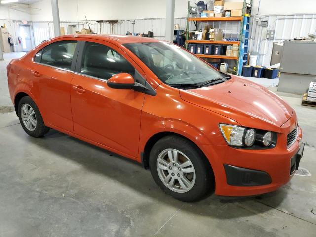 1G1JC5SB4D4227609 - 2013 CHEVROLET SONIC LT ნარინჯისფერი ფოტო 4