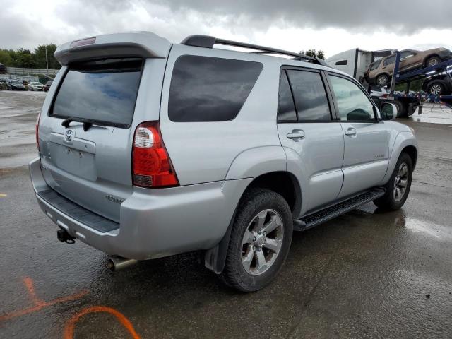 JTEBU17R260086701 - 2006 TOYOTA 4RUNNER LIMITED SILVER photo 3