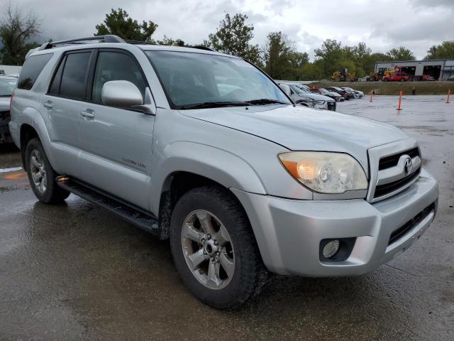 JTEBU17R260086701 - 2006 TOYOTA 4RUNNER LIMITED SILVER photo 4