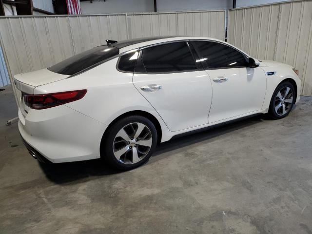 5XXGW4L28GG015453 - 2016 KIA OPTIMA SX WHITE photo 3