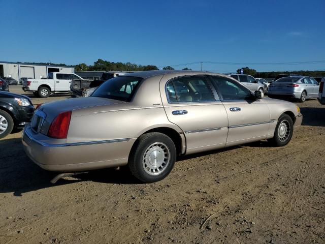 1LNFM81W2WY645903 - 1998 LINCOLN TOWN CAR EXECUTIVE GOLD photo 3