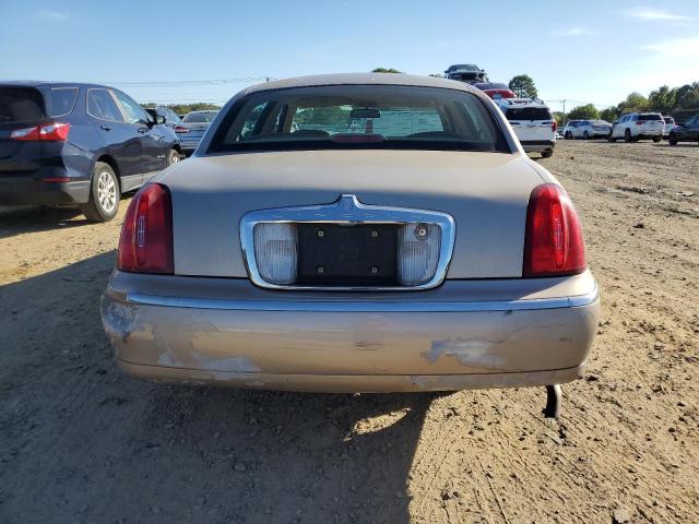 1LNFM81W2WY645903 - 1998 LINCOLN TOWN CAR EXECUTIVE GOLD photo 6