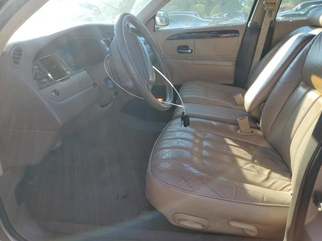 1LNFM81W2WY645903 - 1998 LINCOLN TOWN CAR EXECUTIVE GOLD photo 7