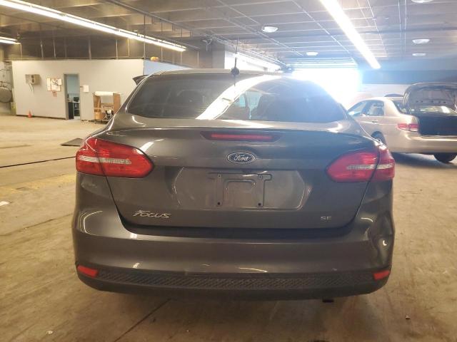 1FADP3F22HL206945 - 2017 FORD FOCUS SE GRAY photo 6