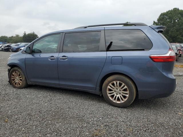 5TDYZ3DC6HS883643 - 2017 TOYOTA SIENNA XLE BLUE photo 2