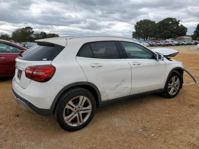 WDCTG4EB4KJ550030 - 2019 MERCEDES-BENZ GLA 250 WHITE photo 3