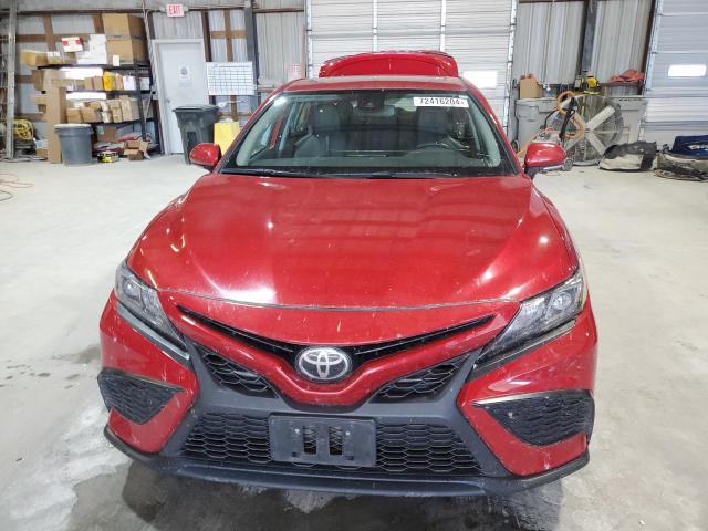 4T1T11AK4PU105929 - 2023 TOYOTA CAMRY SE NIGHT SHADE RED photo 5