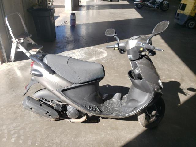 RFVPAP5A1G1118042 - 2016 GENUINE SCOOTER CO. BUDDY 50 GRAY photo 1