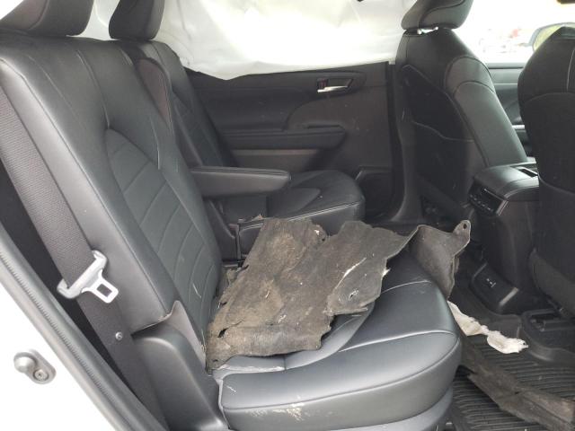 5TDHZRBH8NS587844 - 2022 TOYOTA HIGHLANDER XLE SILVER photo 11