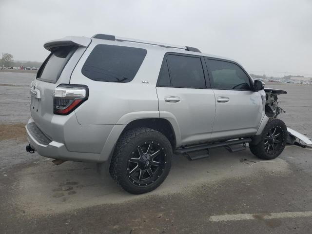 JTENU5JR4N5994808 - 2022 TOYOTA 4RUNNER SR5/SR5 PREMIUM 银色 照片 3