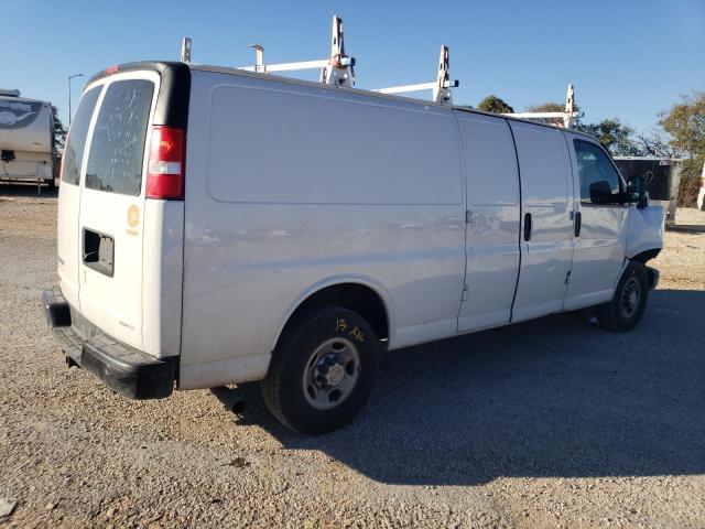 1GCWGBFG6J1336771 - 2018 CHEVROLET EXPRESS G2 WHITE photo 3