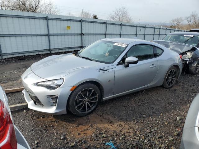 JF1ZNAA17H8705032 - 2017 TOYOTA 86 BASE SILVER photo 1