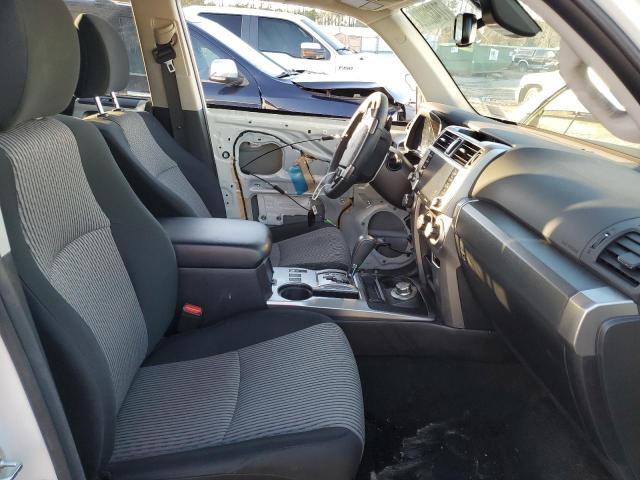 JTEMU5JR9N6062836 - 2022 TOYOTA 4RUNNER SR5/SR5 PREMIUM WHITE photo 7