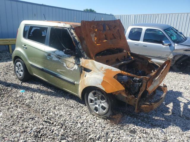 KNDJT2A56D7598884 - 2013 KIA SOUL GREEN photo 4