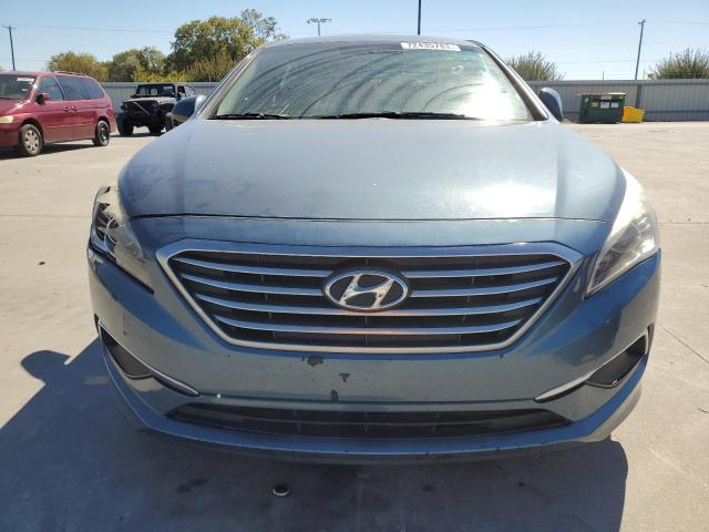 5NPE24AF9HH491659 - 2017 HYUNDAI SONATA SE BLUE photo 5