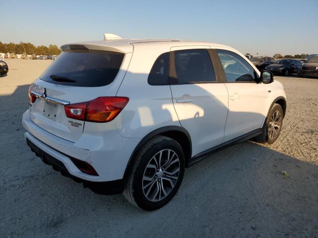 JA4AP3AU3KU034765 - 2019 MITSUBISHI OUTLANDER ES WHITE photo 3