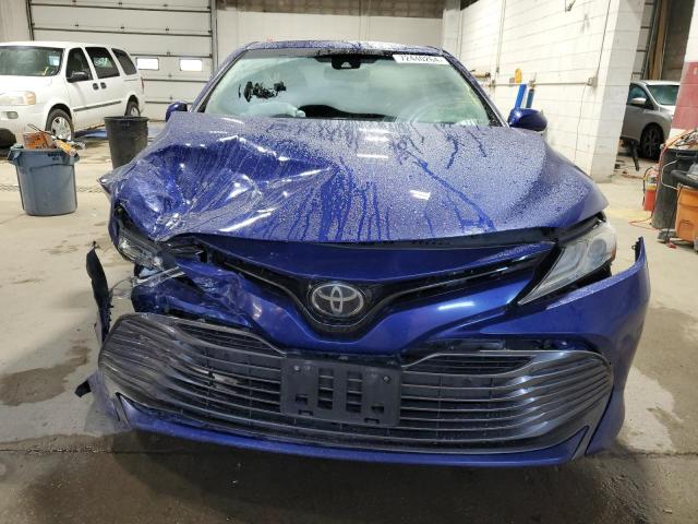 4T1B11HK3JU508096 - 2018 TOYOTA CAMRY L BLUE photo 5