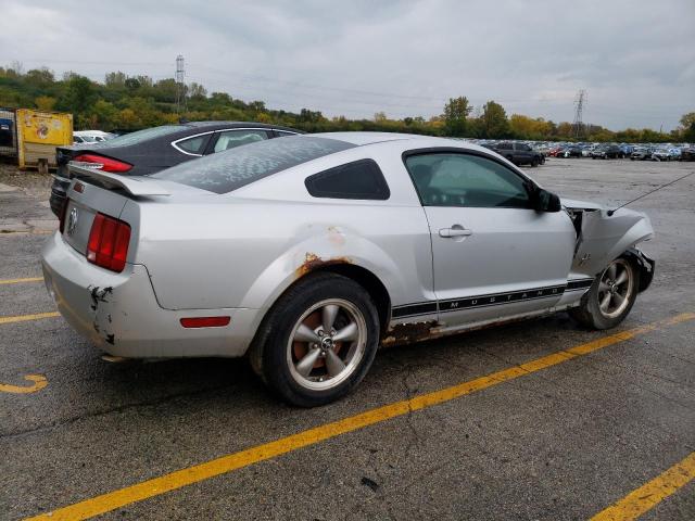 1ZVFT80N565110790 - 2006 FORD MUSTANG SILVER photo 3