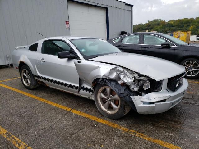 1ZVFT80N565110790 - 2006 FORD MUSTANG SILVER photo 4