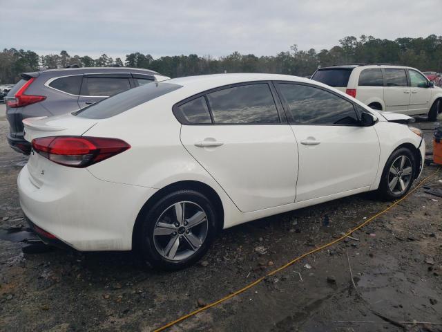 3KPFL4A78JE219639 - 2018 KIA FORTE LX WHITE photo 3