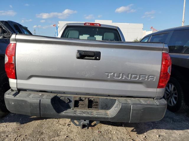 5TFRM5F14FX090603 - 2015 TOYOTA TUNDRA DOUBLE CAB SR/SR5 SILVER photo 6