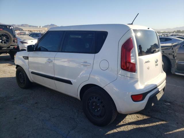 KNDJT2A55C7434170 - 2012 KIA SOUL WHITE photo 2