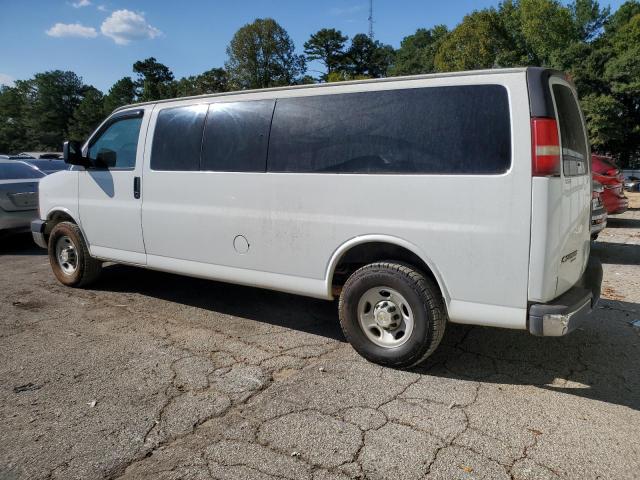 1GAHG39U671214932 - 2007 CHEVROLET EXPRESS G3 WHITE photo 2