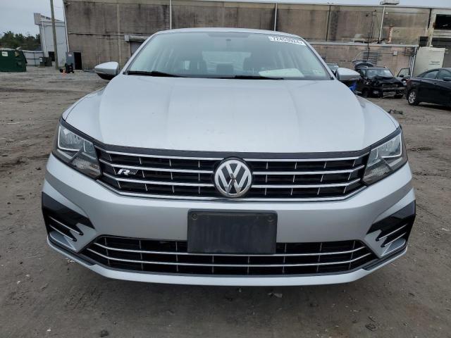 1VWDT7A36HC027558 - 2017 VOLKSWAGEN PASSAT R-LINE فضي صورة 5