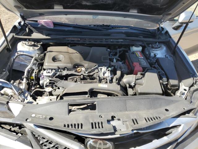 4T1B11HK8JU577589 - 2018 TOYOTA CAMRY L SILVER photo 11