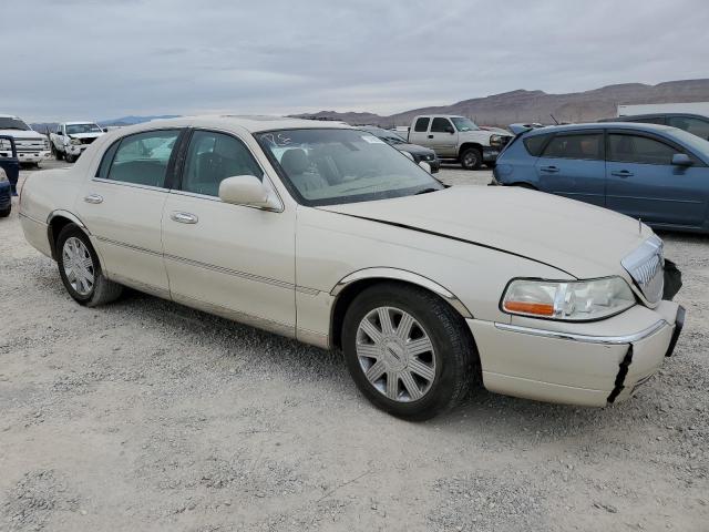 1LNHM83WX3Y651465 - 2003 LINCOLN TOWN CAR C BEIGE photo 4