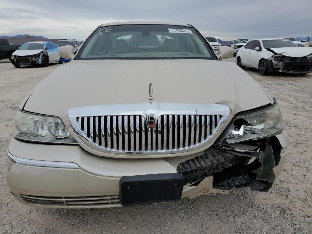 1LNHM83WX3Y651465 - 2003 LINCOLN TOWN CAR C BEIGE photo 5