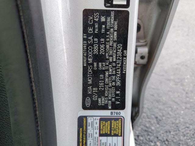 3KPFK4A74JE238420 - 2018 KIA FORTE LX SILVER photo 12