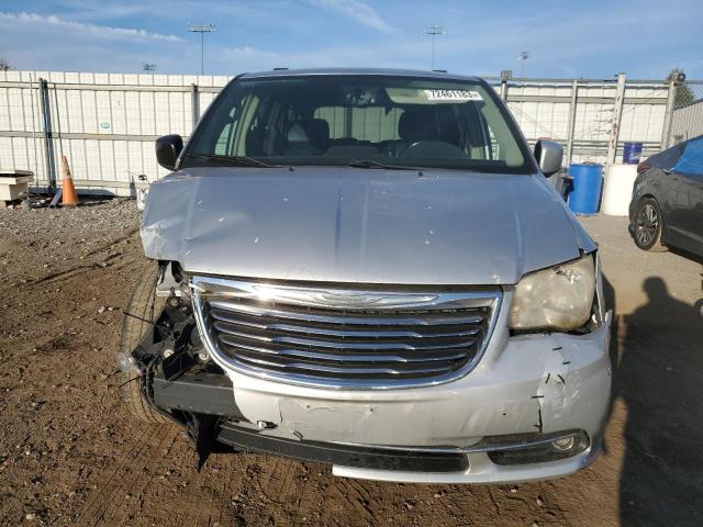 2C4RC1BG8CR282851 - 2012 CHRYSLER TOWN & COU TOURING SILVER photo 5