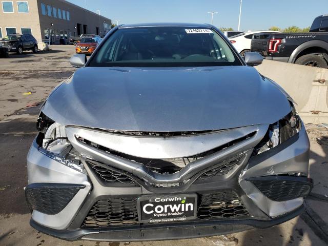 4T1G11AK9RU874334 - 2024 TOYOTA CAMRY SE NIGHT SHADE SILVER photo 5