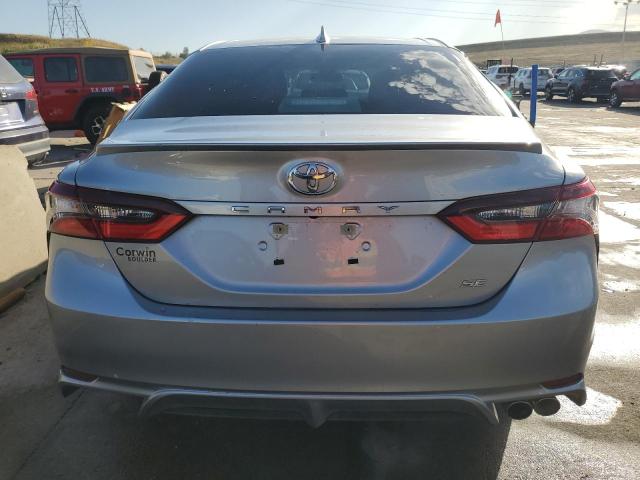 4T1G11AK9RU874334 - 2024 TOYOTA CAMRY SE NIGHT SHADE SILVER photo 6