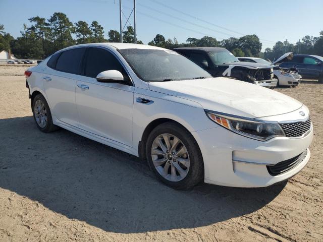 5XXGU4L34GG068973 - 2016 KIA OPTIMA EX WHITE photo 4