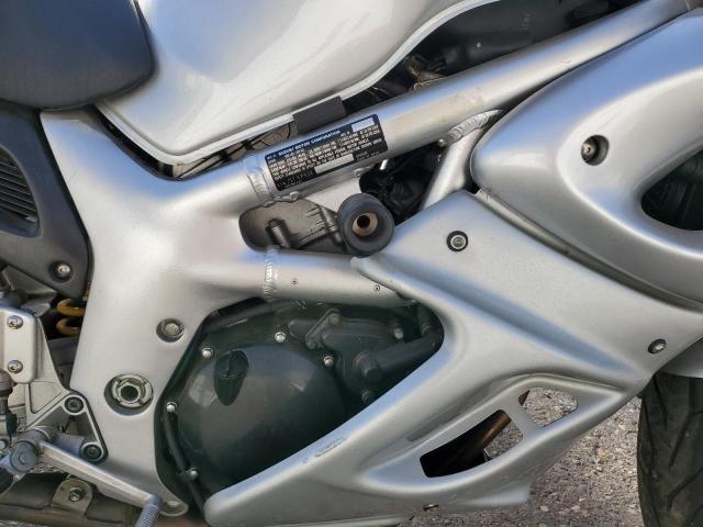 JS1VP52A922104508 - 2002 SUZUKI SV650 S SILVER photo 7