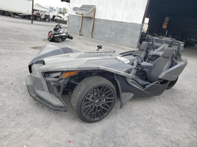 57XAAPHDXM8141321 - 2021 POLARIS SLINGSHOT SL GRAY photo 2