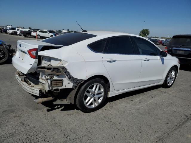 3FA6P0H77GR330015 - 2016 FORD FUSION SE WHITE photo 3