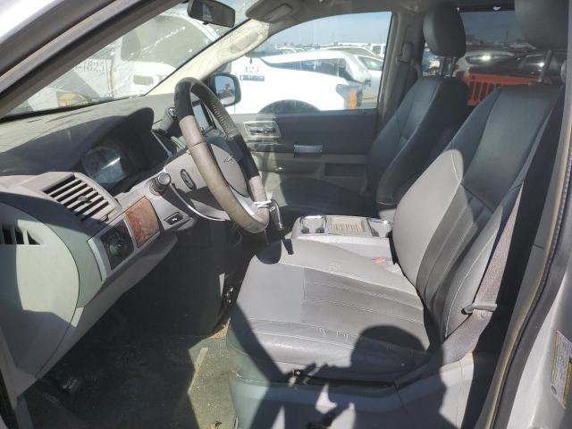 2A8HR54P28R800130 - 2008 CHRYSLER TOWN & COU TOURING SILVER photo 7