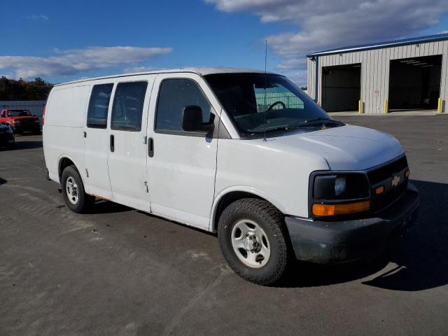 1GCFH15T461221549 - 2006 CHEVROLET EXPRESS G1 WHITE photo 4