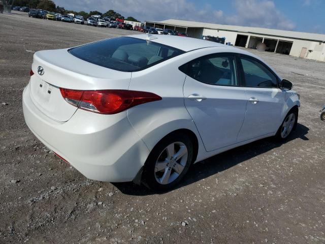 5NPDH4AE8DH420643 - 2013 HYUNDAI ELANTRA GLS WHITE photo 3