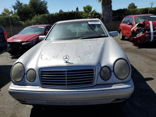 WDBJF65H3XA882627 - 1999 MERCEDES-BENZ E 320 SILVER photo 5