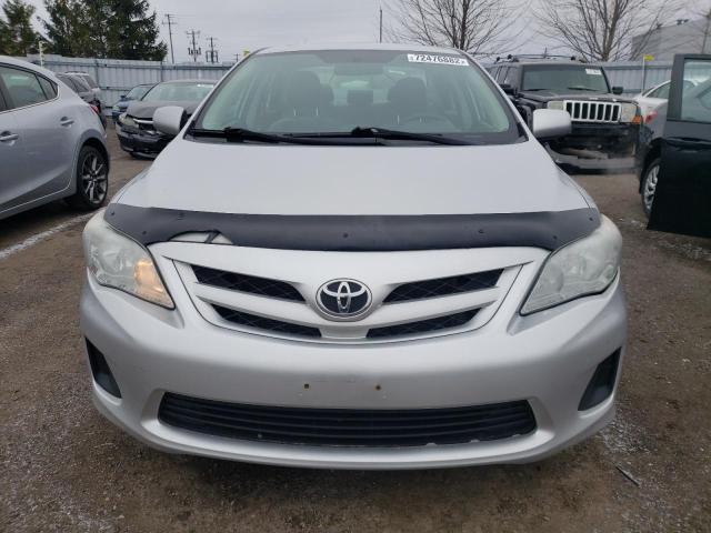 2T1BU4EE0DC921719 - 2013 TOYOTA COROLLA BASE SILVER photo 5