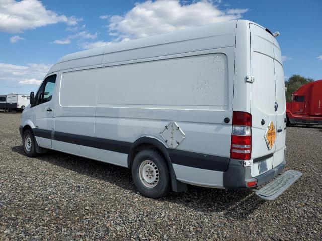 WD3PE8CB1B5595503 - 2011 MERCEDES-BENZ SPRINTER 2500 WHITE photo 2