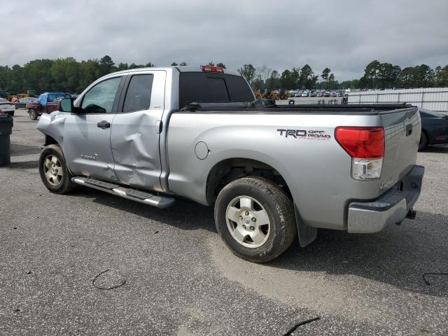 5TFRM5F11BX031258 - 2011 TOYOTA TUNDRA DOUBLE CAB SR5 GRAY photo 2