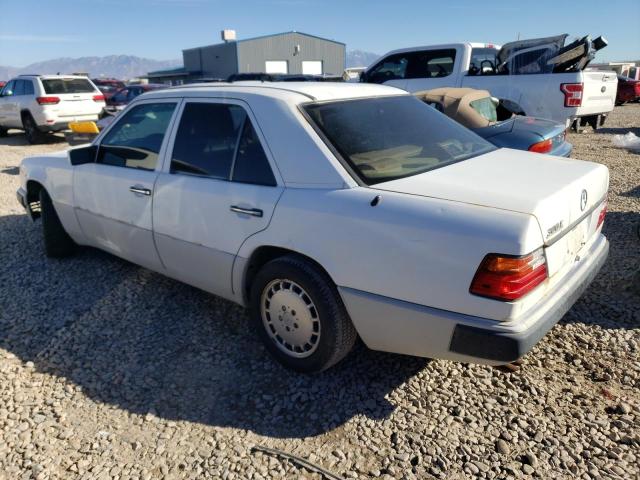 WDBEA28E7PB996702 - 1993 MERCEDES-BENZ 300 E 2.8 WHITE photo 2