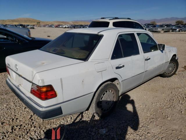 WDBEA28E7PB996702 - 1993 MERCEDES-BENZ 300 E 2.8 WHITE photo 3