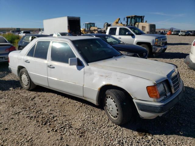 WDBEA28E7PB996702 - 1993 MERCEDES-BENZ 300 E 2.8 WHITE photo 4